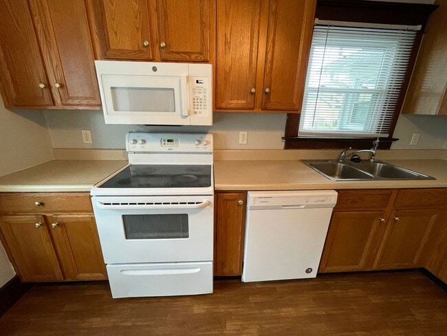 Building Photo - 4 Bedroom Home Near Downtown Goshen