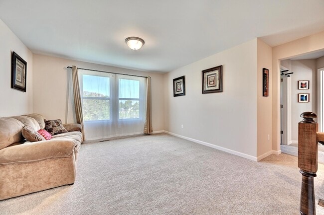 Building Photo - 19 Mel Lawn Dr