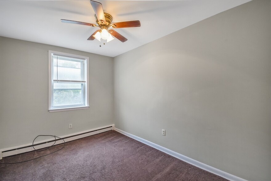 Building Photo - 109 4th Ave