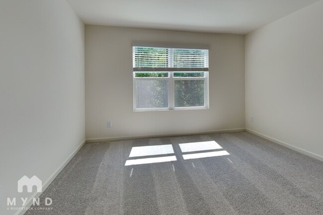 Building Photo - 3015 Fulong Dr