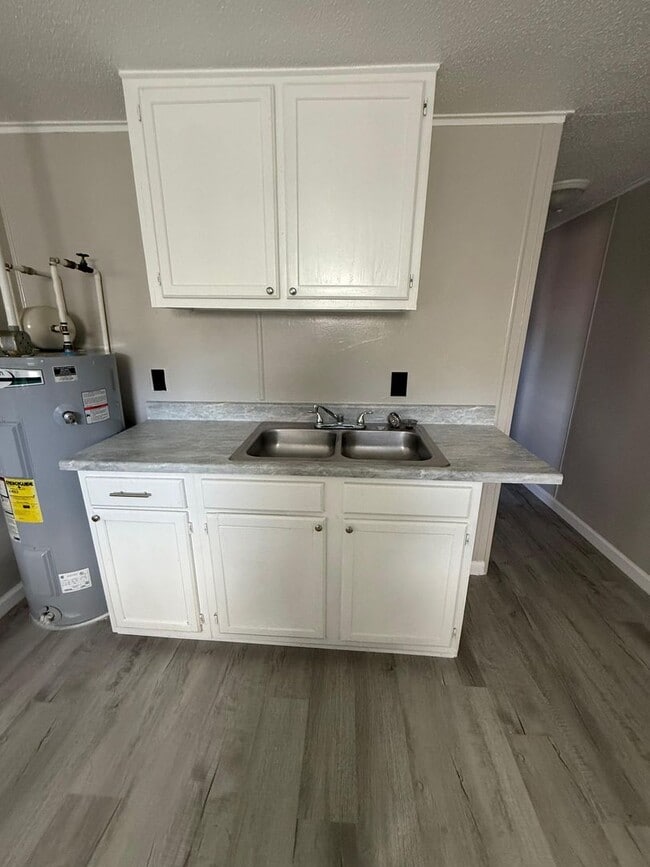 Building Photo - Cohen St.