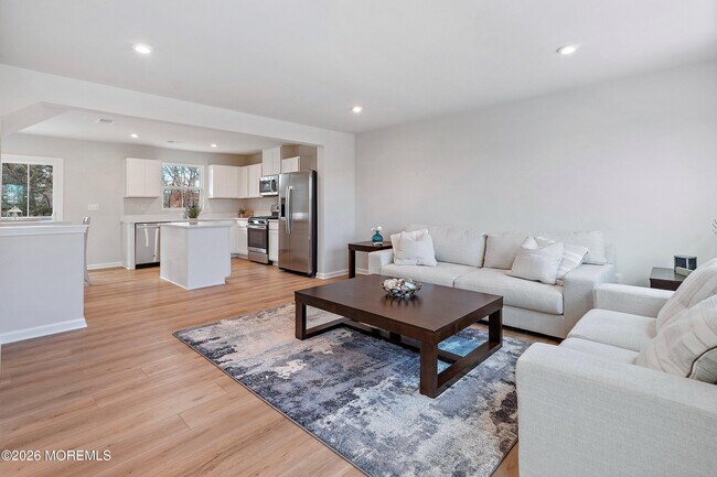 Building Photo - 602 Cyprus Ct