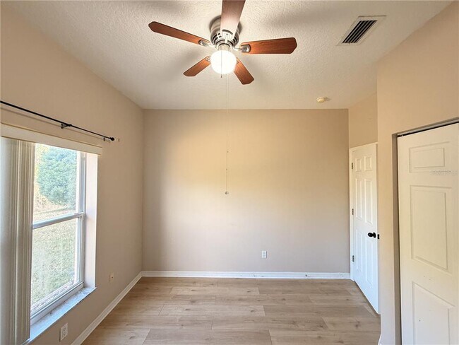 Building Photo - 10 Westfield Ln