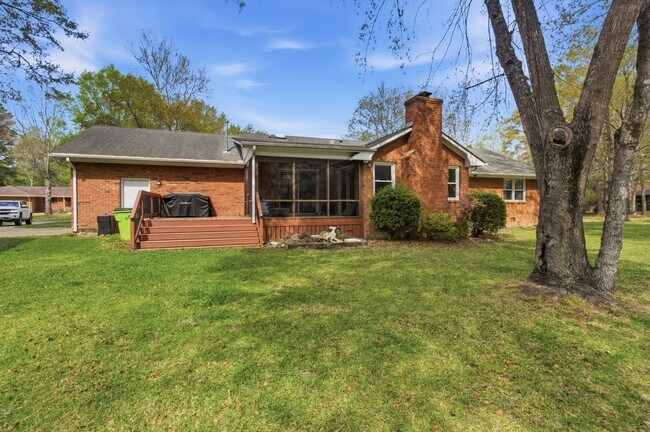 Building Photo - 601 Winged Foot Ct