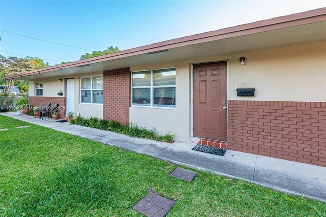 Building Photo - 324 NE 44th St