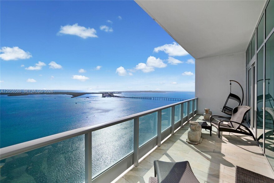Building Photo - 1331 Brickell Bay Dr