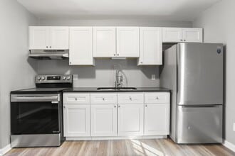 Building Photo - 2600 Mallard Ct