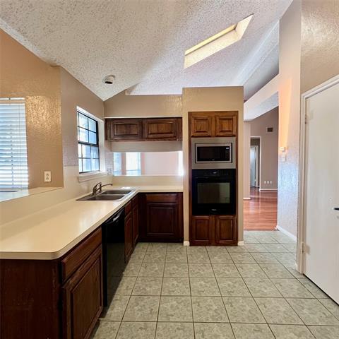 Building Photo - 205 Sunset Dr