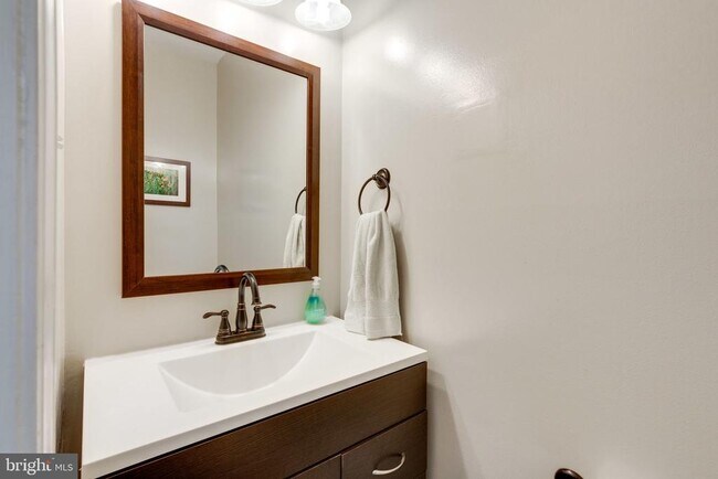 Building Photo - 12707 Harborview Ct