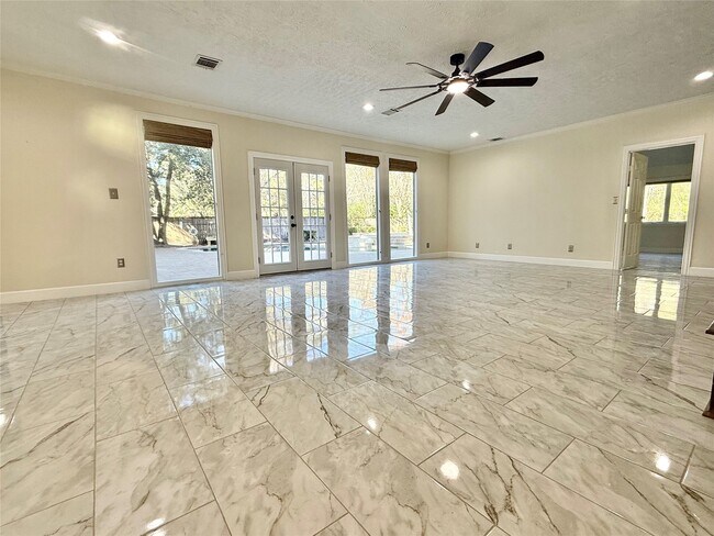 Building Photo - 2502 Lake Gardens Ct