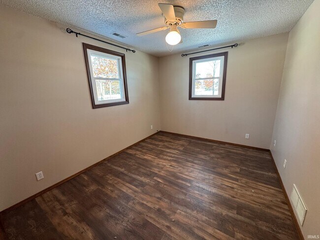 Building Photo - 10521 Bethel Rd