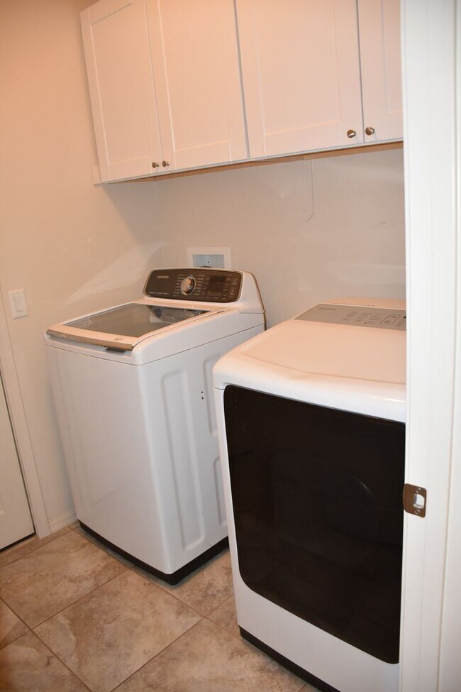 Building Photo - 4520 Leisure Ln