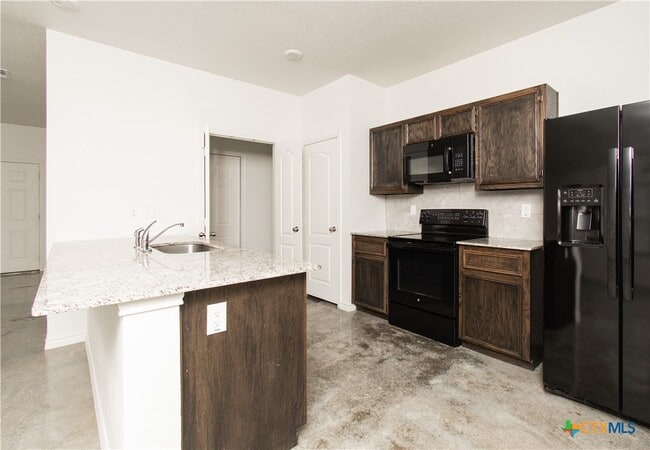 Building Photo - 1004 Barbara Jordan St