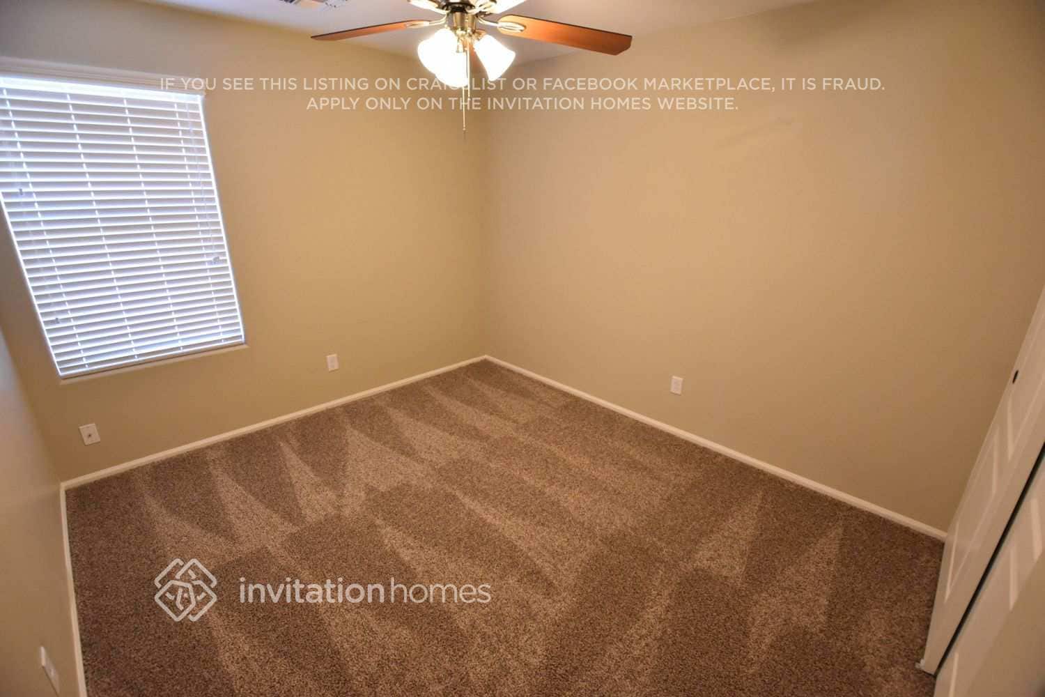 Building Photo - 1618 E Daniella Dr