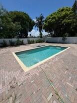 Building Photo - 330 Cypress Dr