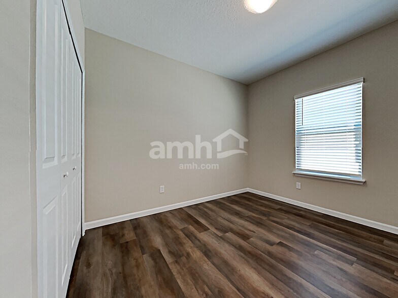 Building Photo - 87 Spruce Point