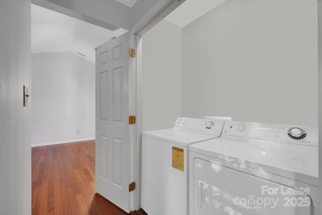 Building Photo - 3300 Selwyn Farms Ln