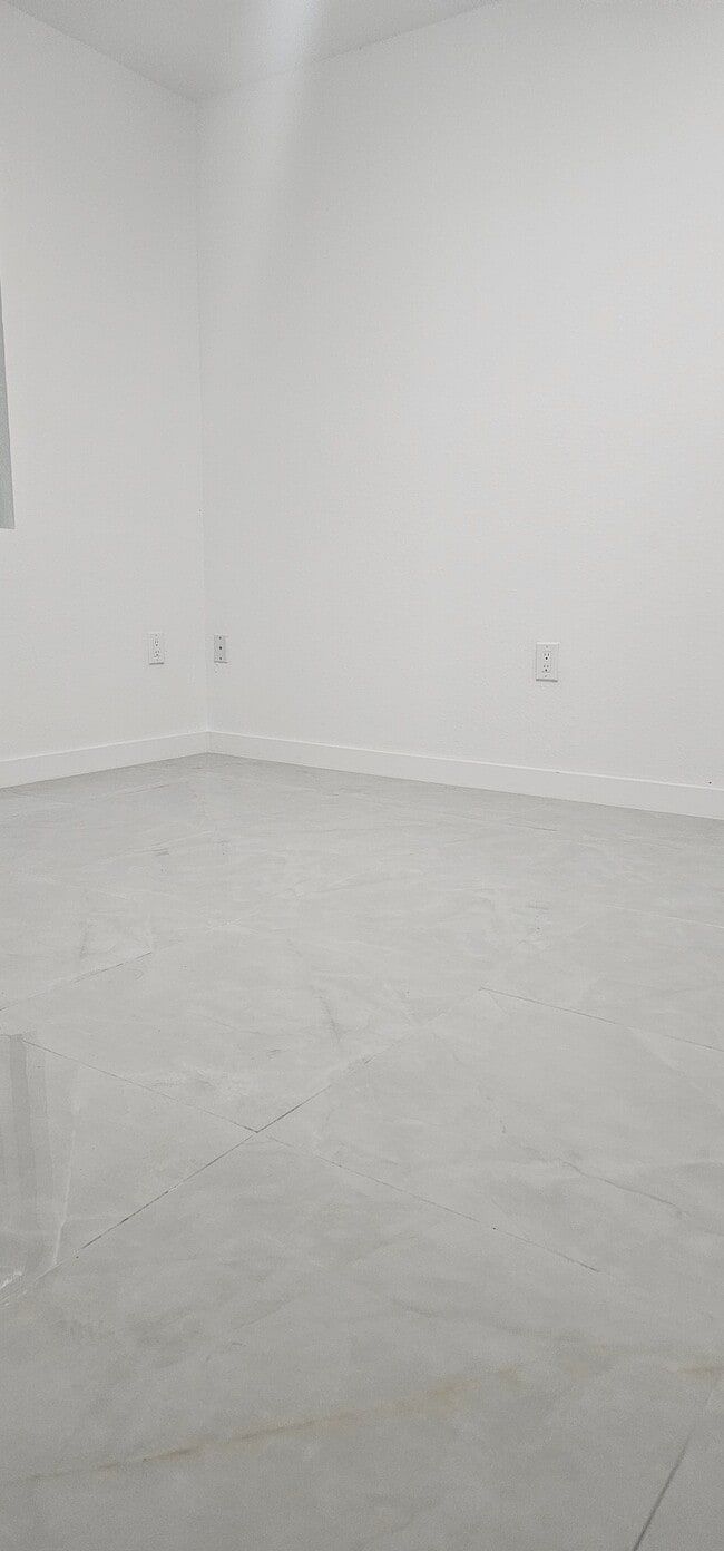 Building Photo - 2970 NW 48th St