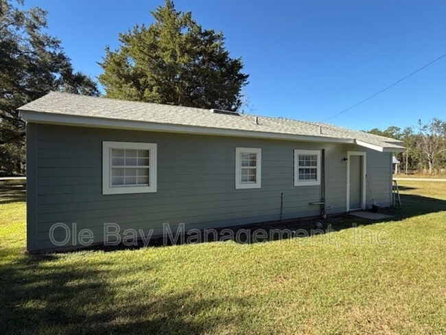 Building Photo - 6014 Windy Hill Cir S