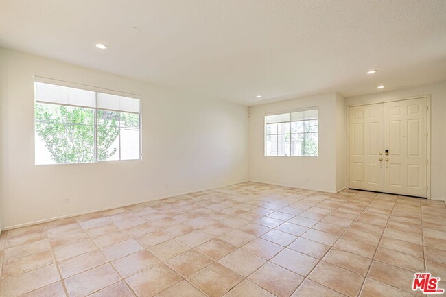 Building Photo - 25755 Hood Way