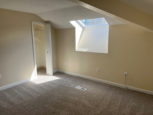 Building Photo - 201 Thorndike St