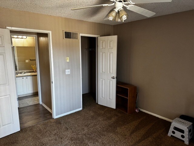 Building Photo - 3550 Lebon Dr