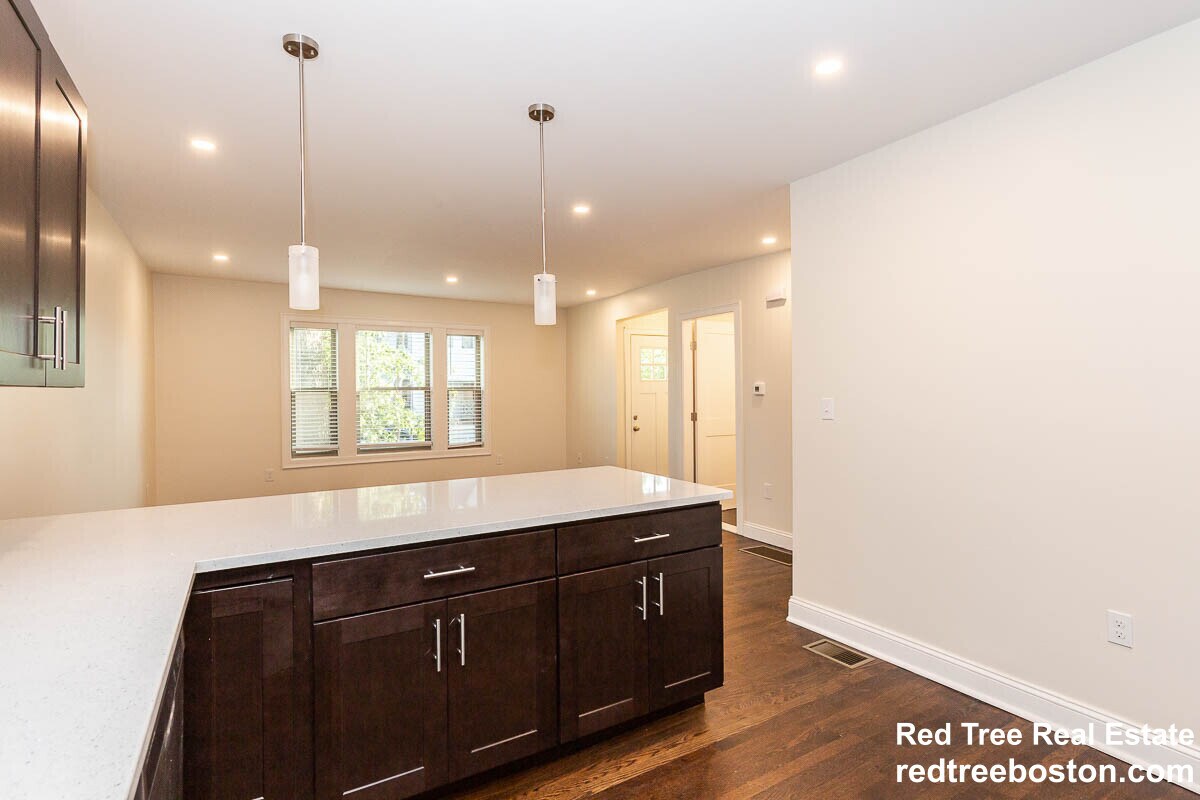 Building Photo - 28 Albion St