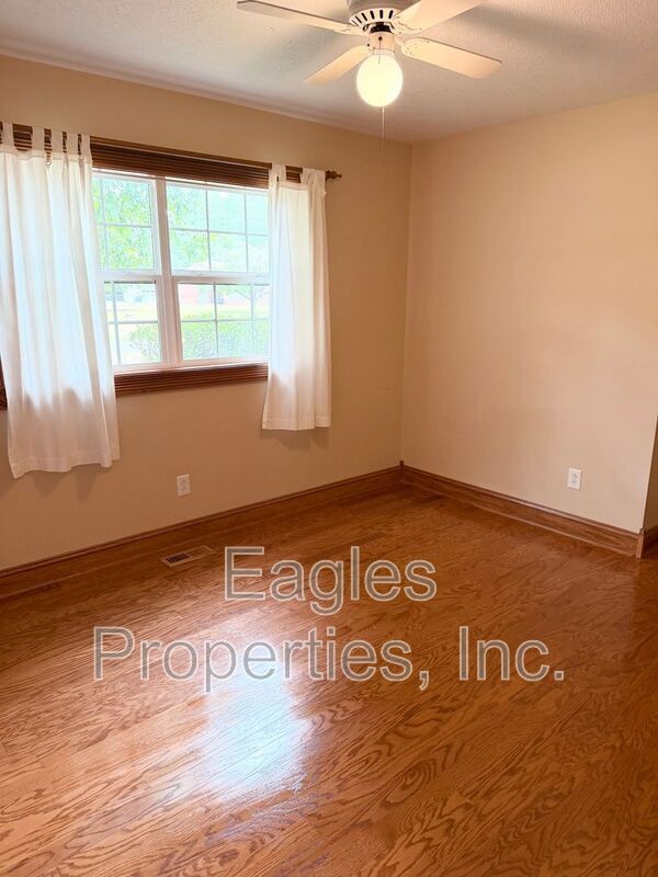 Building Photo - 1380 Genoa Rd