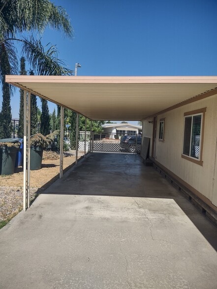 Building Photo - 512 De Soto Dr