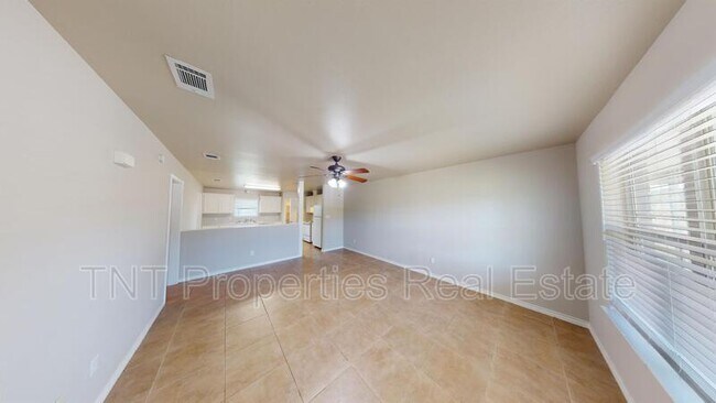 Building Photo - 9904 Risky's Ranch Dr