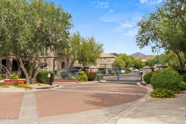 Building Photo - 11680 E Sahuaro Dr