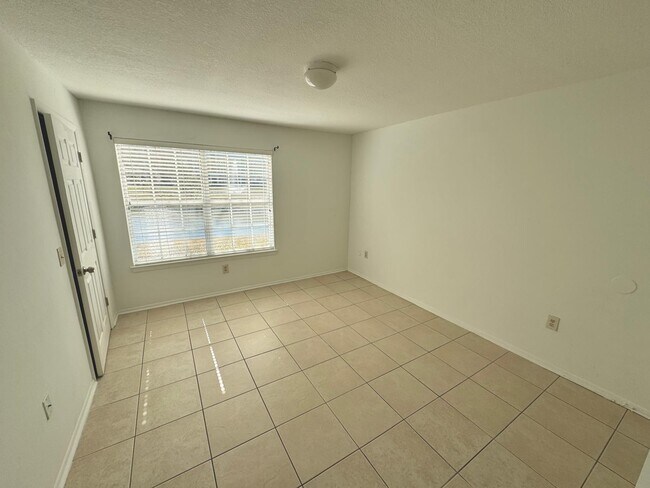 Building Photo - 1222 Bermuda Lakes Ln