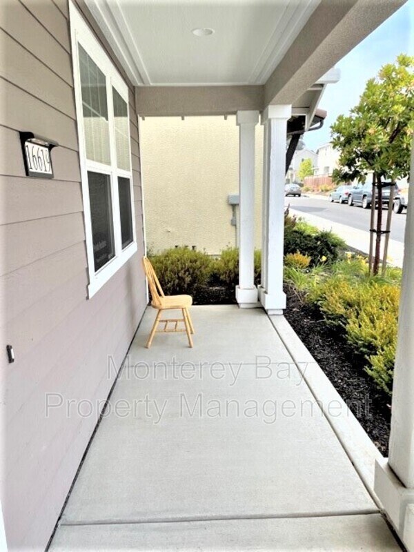Building Photo - 16619 Early Ln