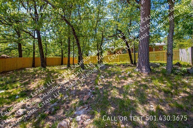 Building Photo - 600 Mimi Ln