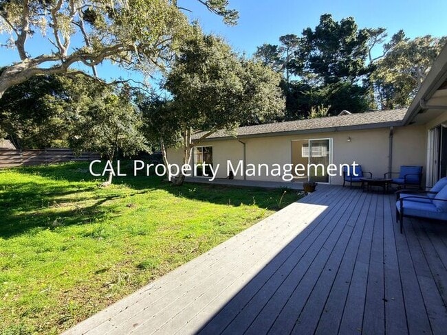 Building Photo - Beautiful 3-Bedroom Pebble Beach Home!