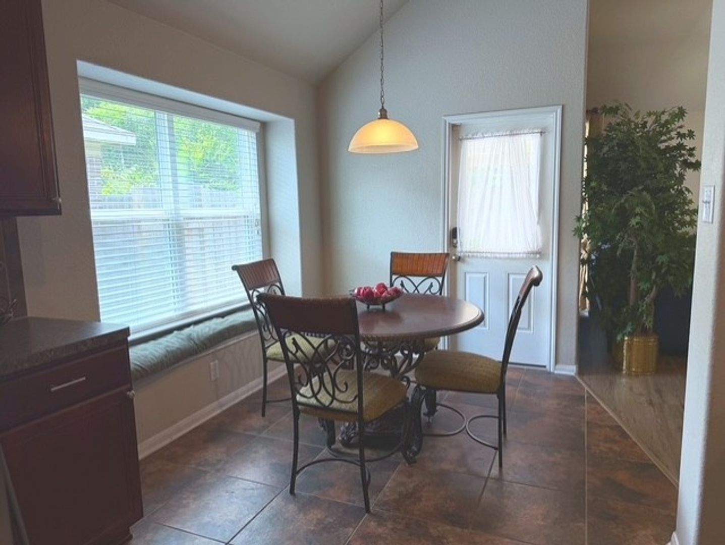 Building Photo - 1330 Yucca Mountain Dr