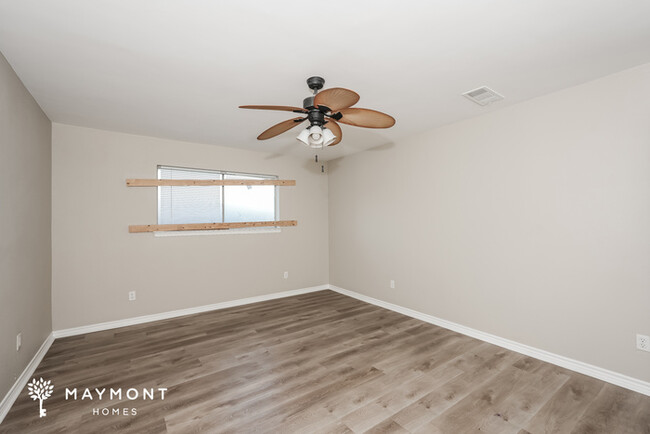Building Photo - 4 Bedroom Home in Dallas, TX