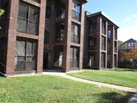 Building Photo - 2111 Park Ave