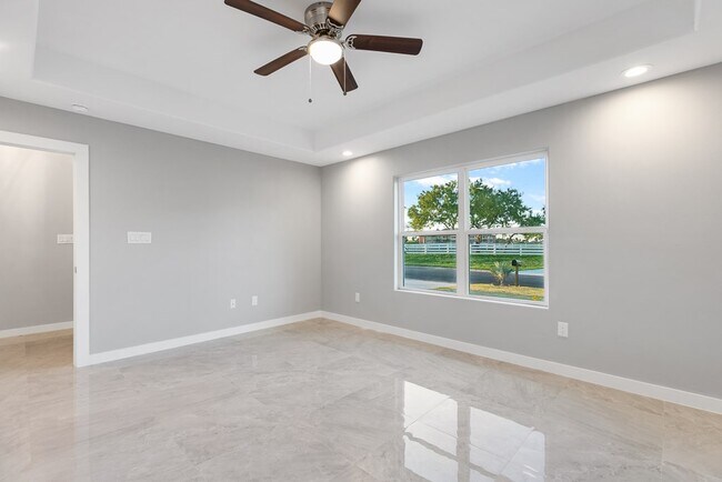 Building Photo - 4 Augusta Dr