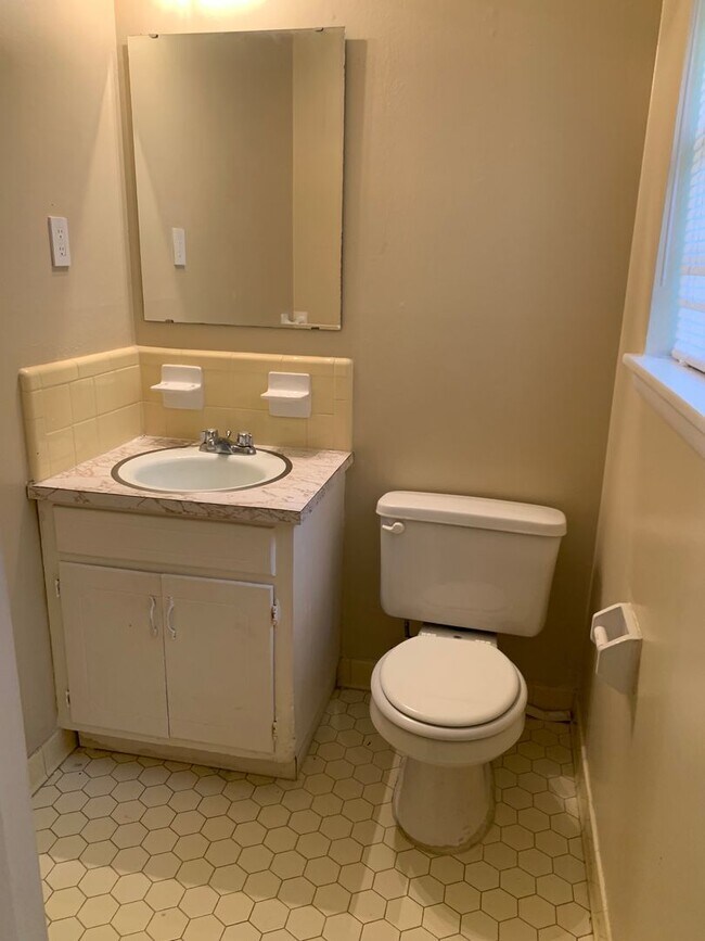 Building Photo - Looking for something new??? Coming Soon! Move In Special - $0 security deposit!!