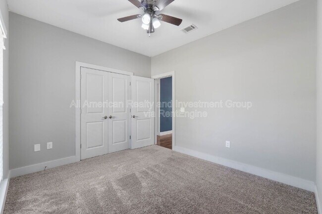 Building Photo - 4464 Goldfinch Way