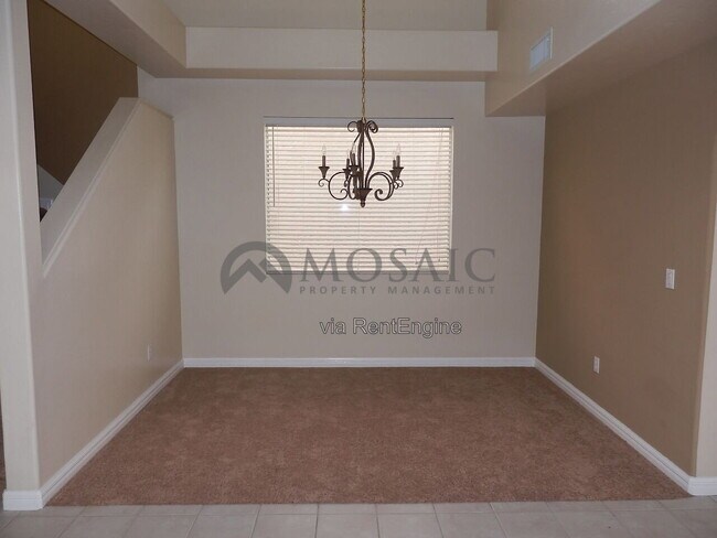 Building Photo - 2106 E Briarwood Terrace