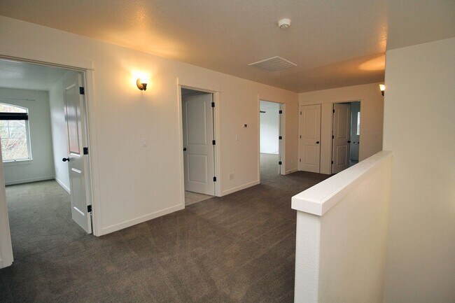 Building Photo - 15128 SE Nia Dr