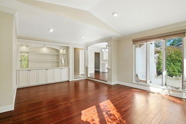 Building Photo - 5130 Provincial Dr