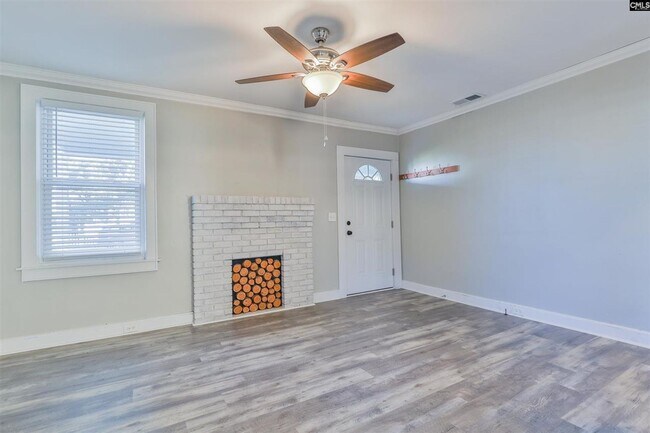Building Photo - Adorable 3BR/1.5BA Renovated Bungalow Near USC – PRE-LEASING FOR 2026-2027 SCHOOL YEAR