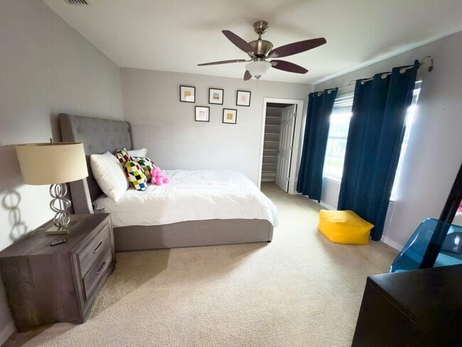 Building Photo - 14823 Golden Sunburst Ave