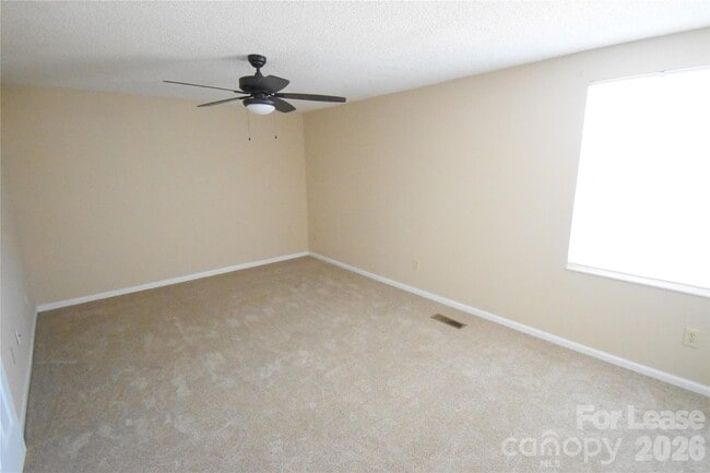 Building Photo - 108 Water Oak Dr