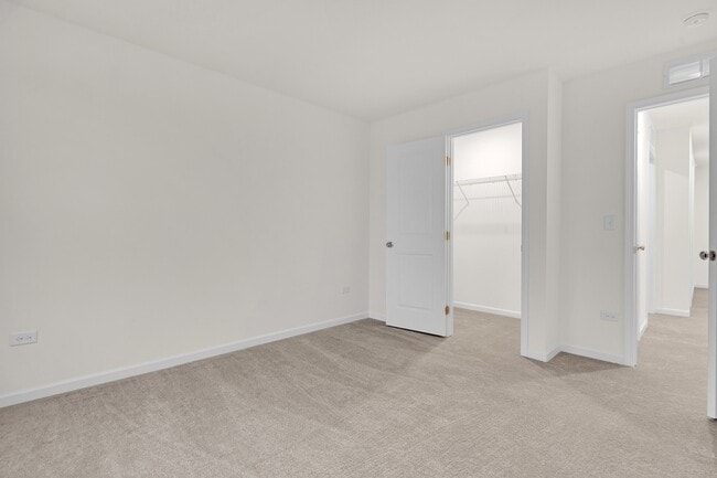 Building Photo - 5913 Hawkweed Dr