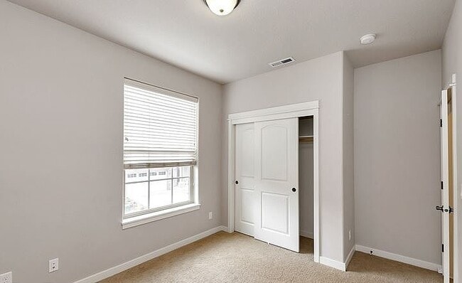 Building Photo - 132 NE 64th Terrace