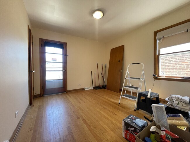 Building Photo - 5819 S Narragansett Ave